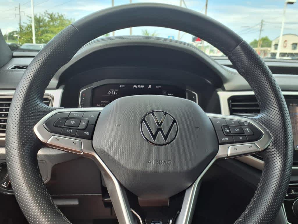 2022 Volkswagen Atlas Cross Sport SEL R-Line photo 23
