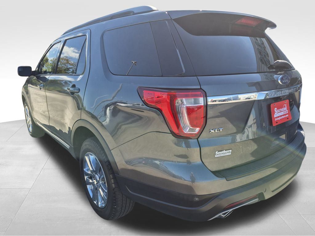 2018 Ford Explorer XLT photo 3