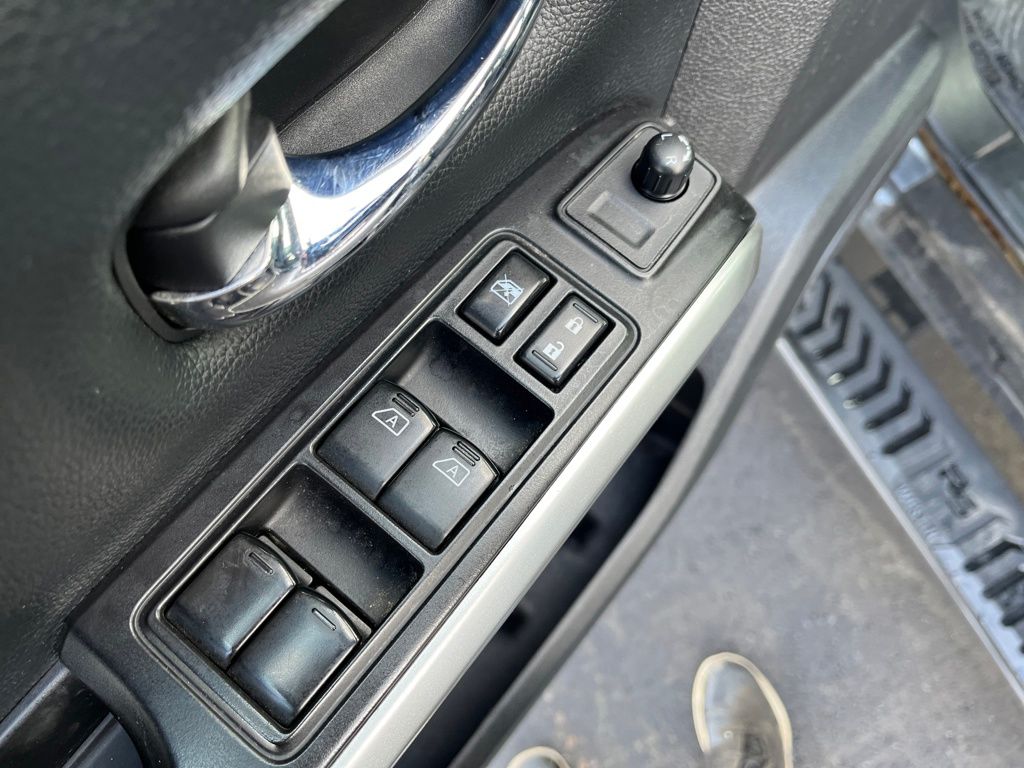 2018 Nissan Titan S photo 11