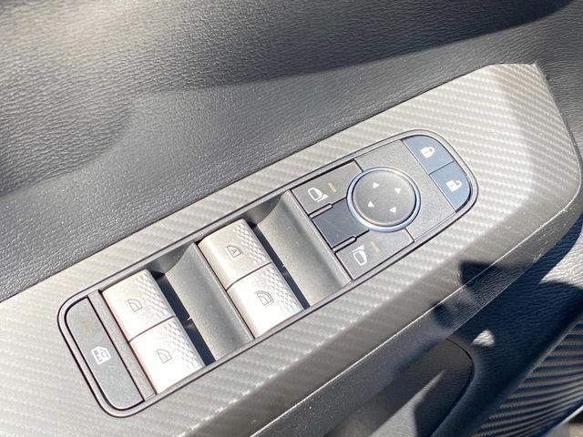 2024 Mitsubishi Outlander ES photo 26