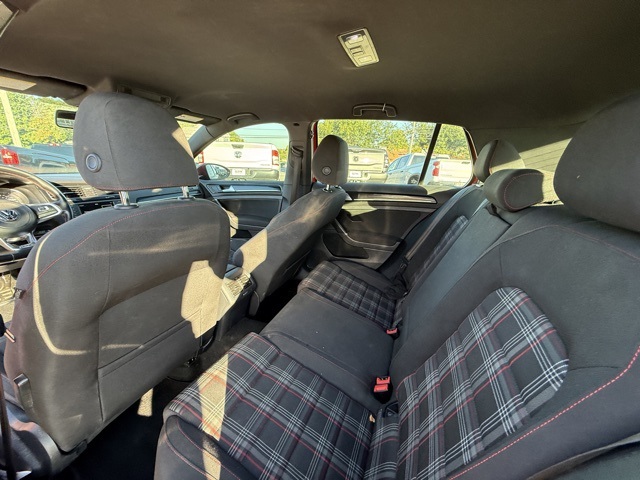 2016 Volkswagen Golf GTI Base SE Autobahn photo 22