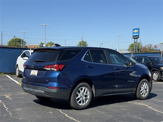 2023 Chevrolet Equinox LT photo 3