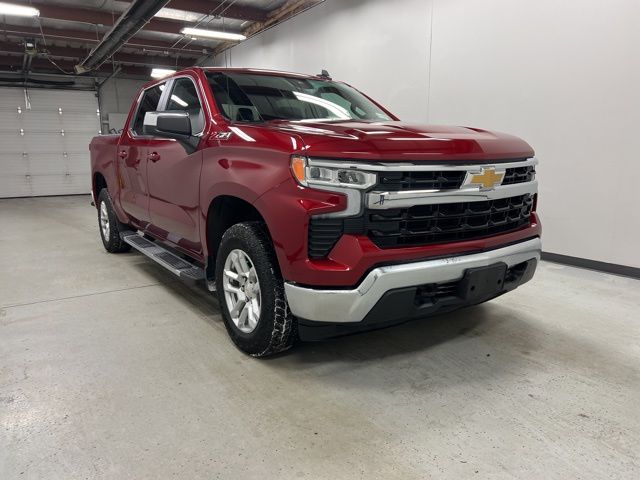 2023 Chevrolet Silverado 1500 LT photo 2