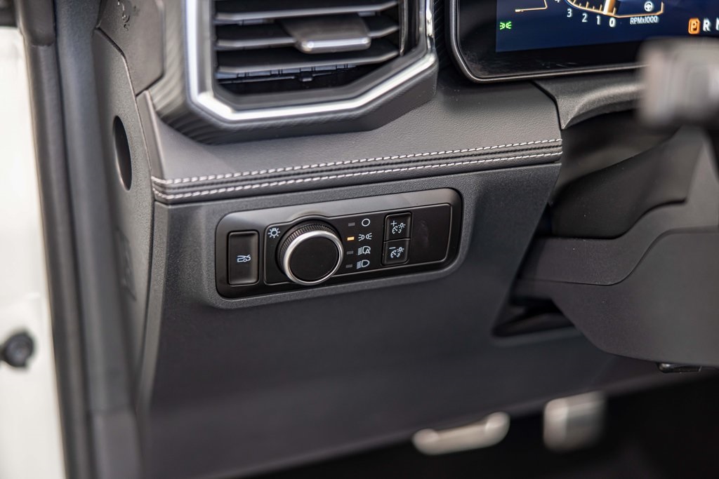 2025 FORD MUSTANG - Image 20