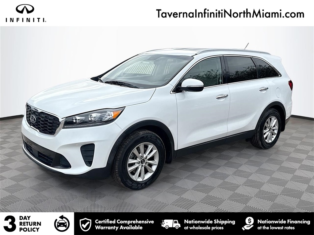 2020 Kia Sorento LX's photo