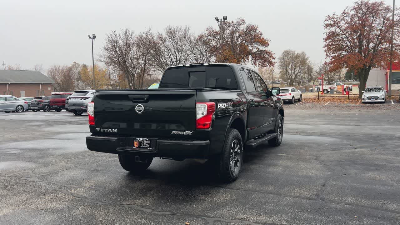 2019 Nissan Titan PRO-4X photo 4