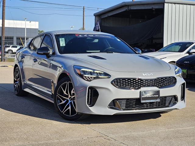 2022 Kia Stinger GT-Line's photo