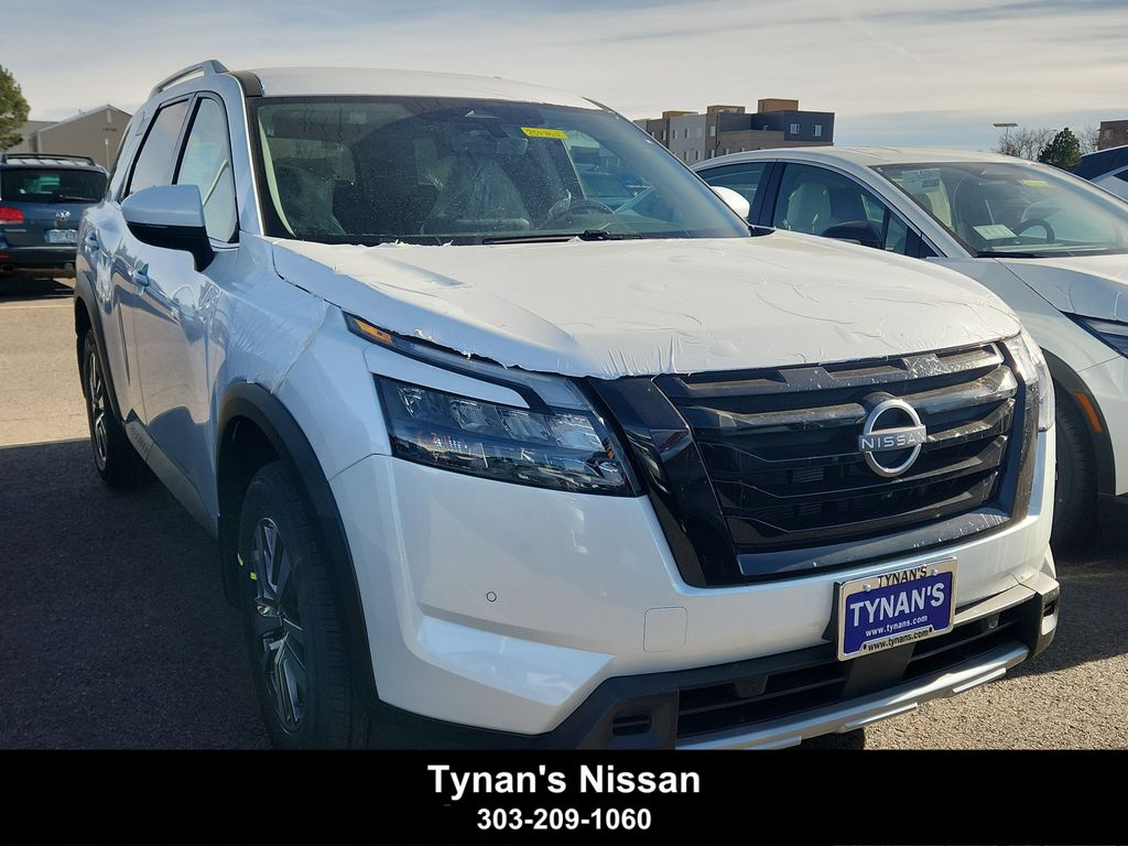 2025 Nissan Pathfinder SL's photo