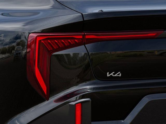2025 Kia K4 GT-Line photo 9
