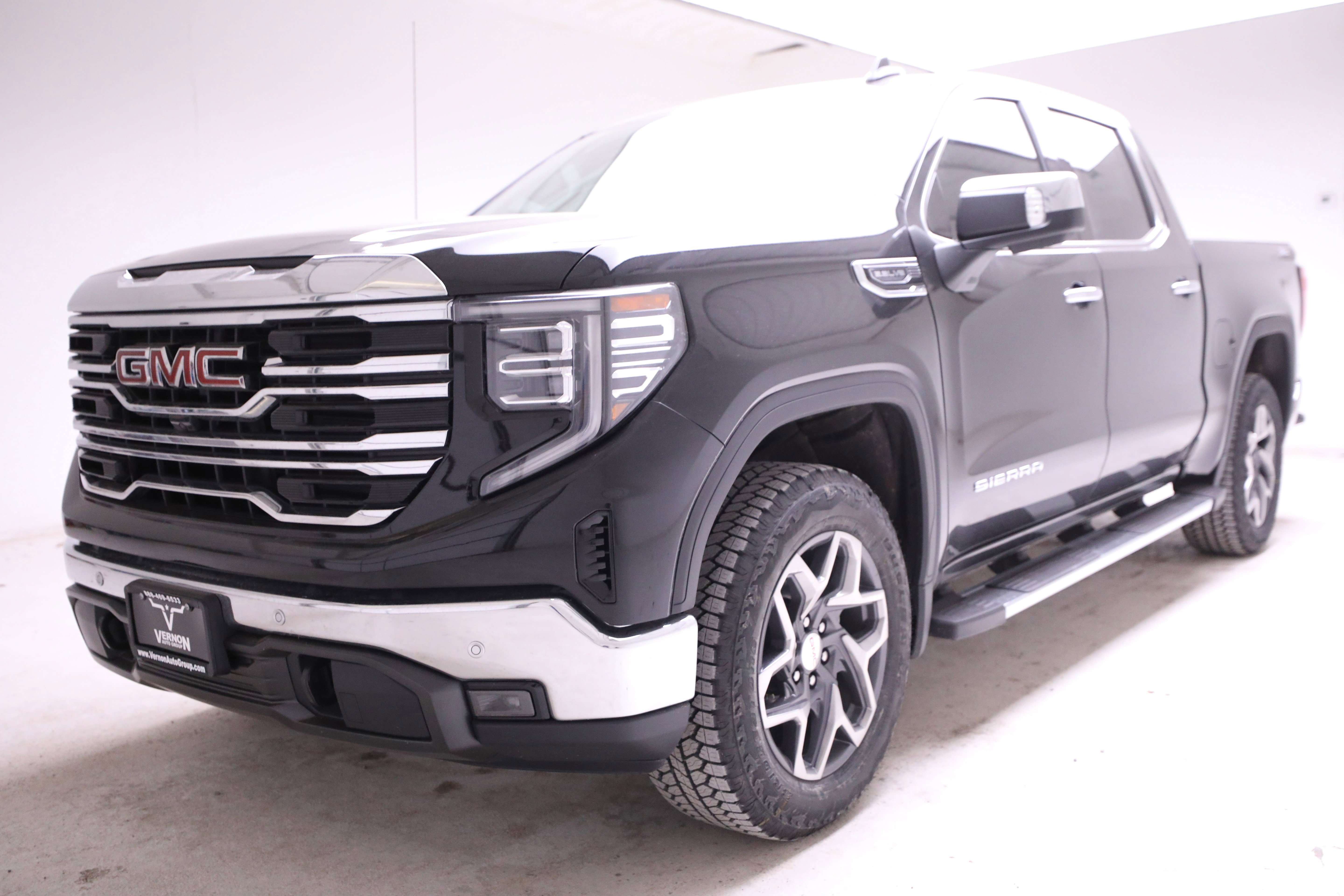 2026 GMC Sierra SLT's photo