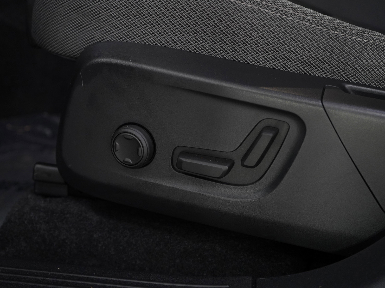 2023 Volvo XC40 Recharge Twin Plus photo 26