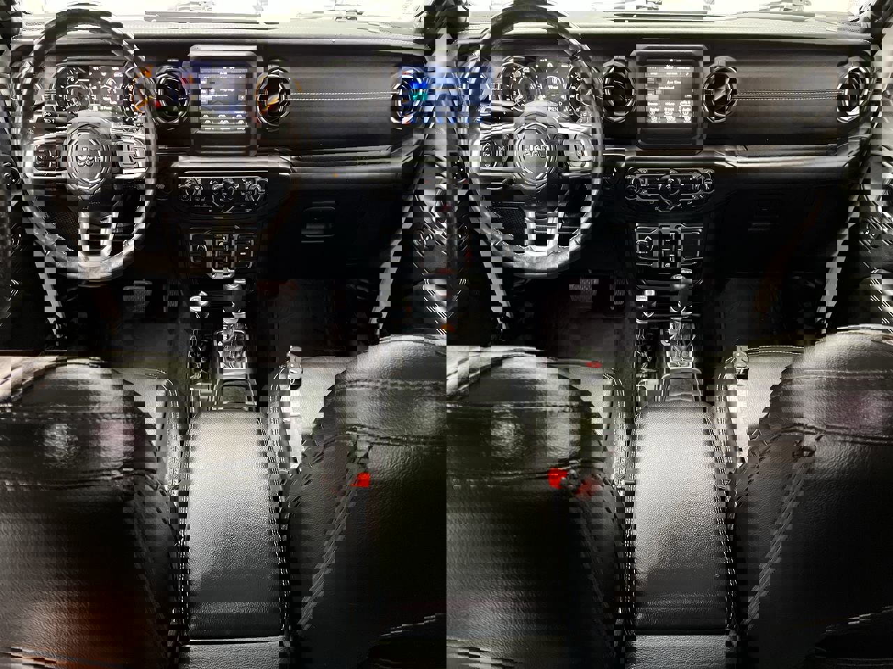 2018 Jeep Wrangler Unlimited Sahara photo 4