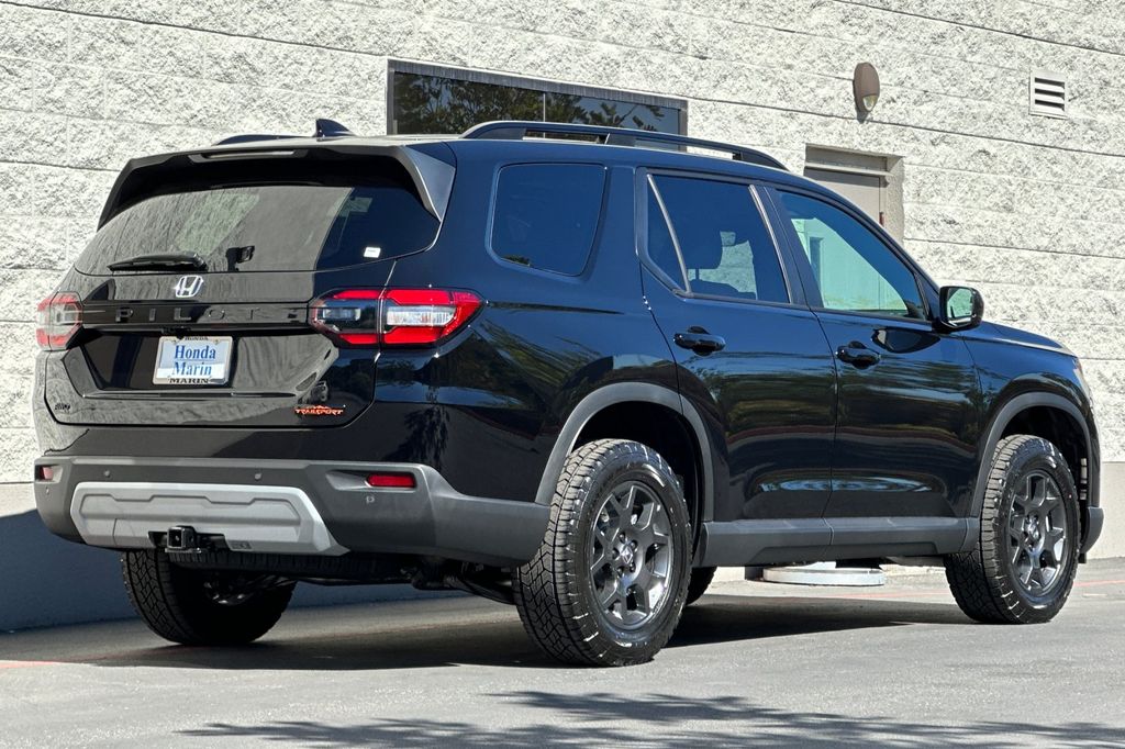 2025 Honda Pilot TrailSport photo 4