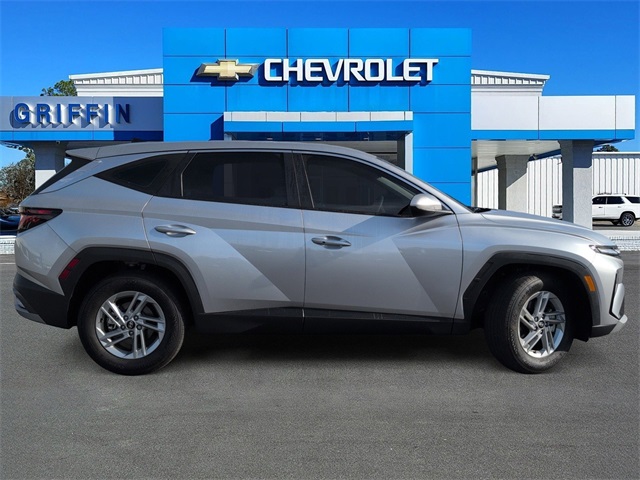 2025 Hyundai Tucson SE photo 2