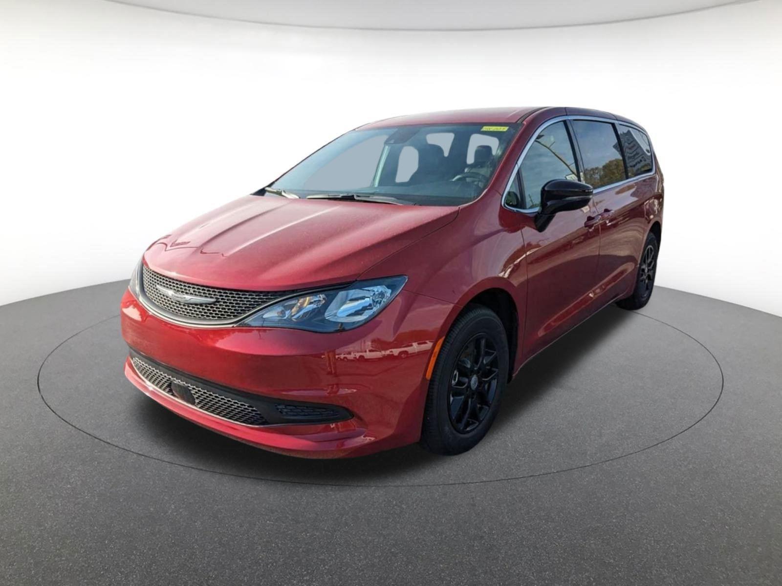 2025 Chrysler Voyager LX photo 8