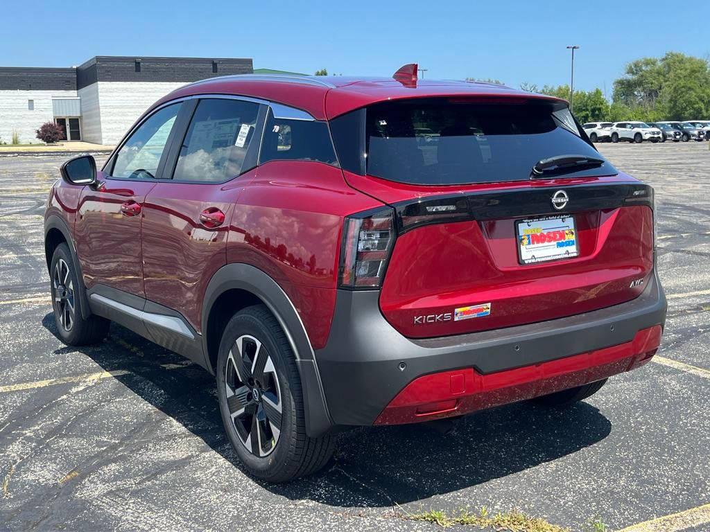 2025 Nissan Kicks SV photo 3