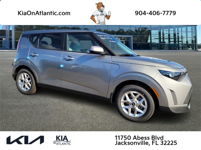 2025 Kia Soul LX's photo
