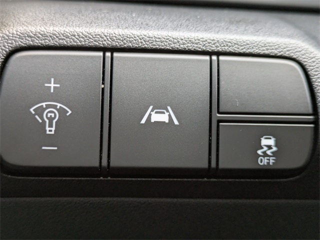 2023 Hyundai Elantra SEL photo 22