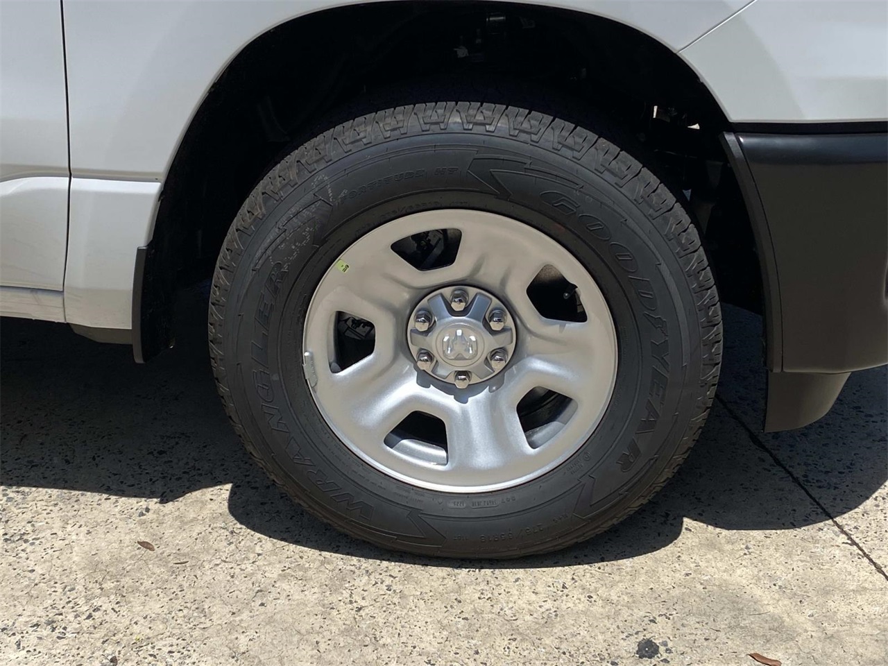 2025 Ram 1500 Tradesman photo 31