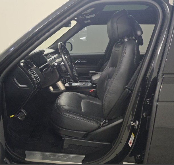 2022 Land Rover Range Rover P525 HSE HSE Westminster Edition photo 2