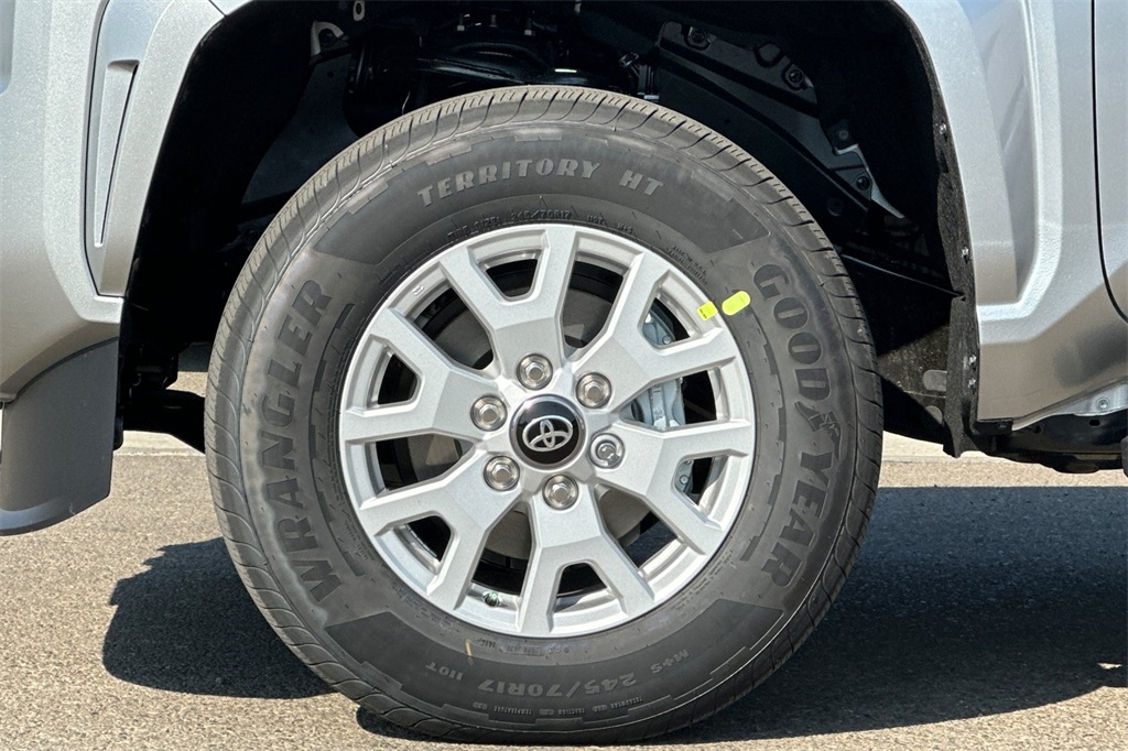 2025 Toyota Tacoma SR5 4x4 Double Cab photo 22
