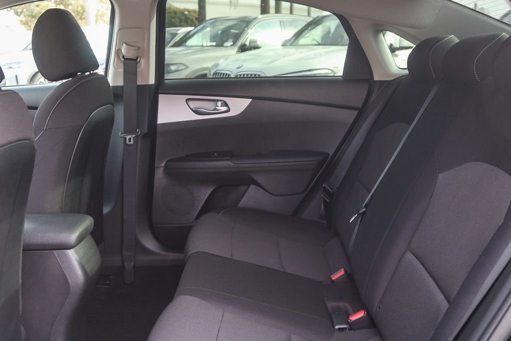 2023 Kia Forte LXS photo 19