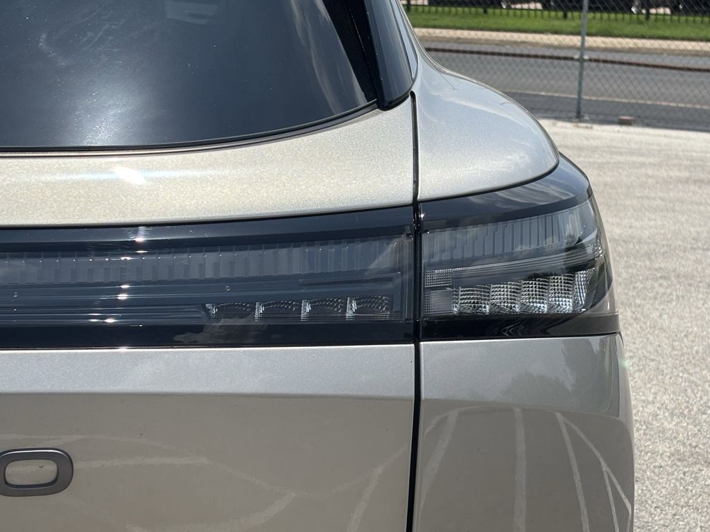 2025 Nissan Murano SL photo 2