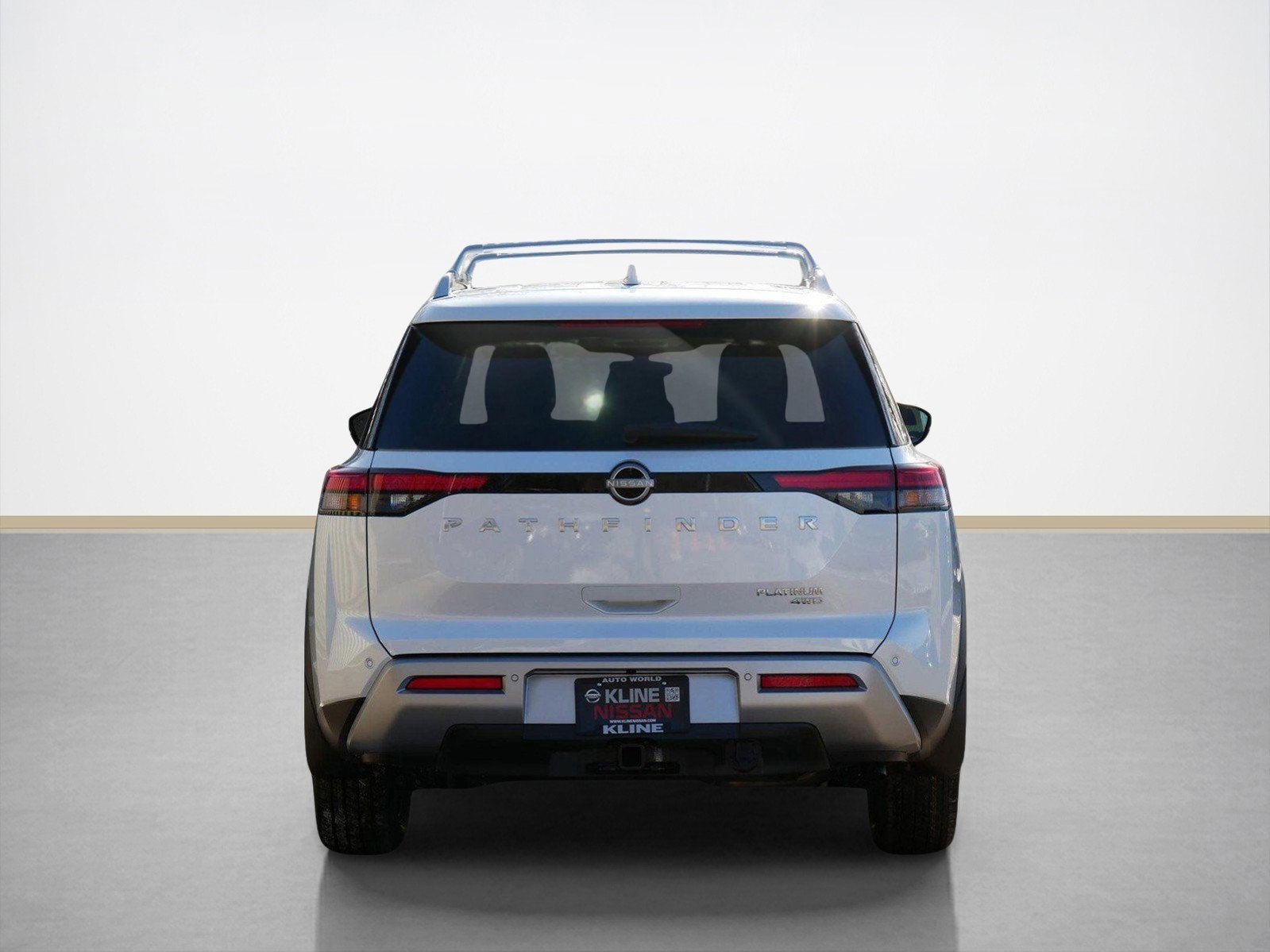 2025 Nissan Pathfinder Platinum photo 3