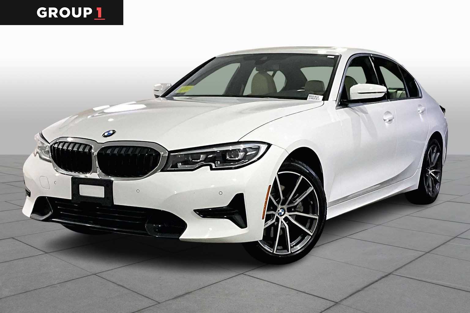 2022 BMW 3 Series 330i's photo
