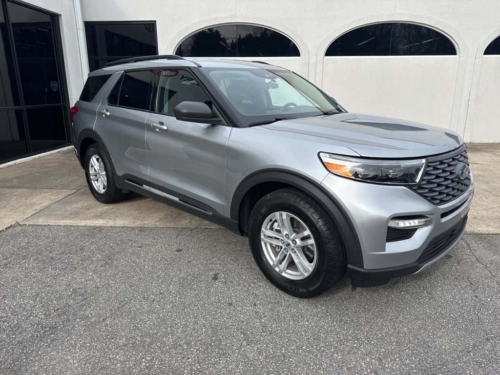 2023 Ford Explorer XLT's photo