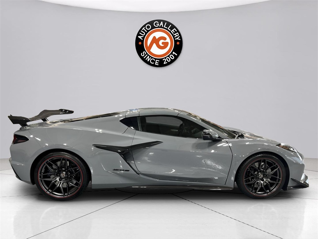 2025 Chevrolet Corvette Z06 3LZ photo 8