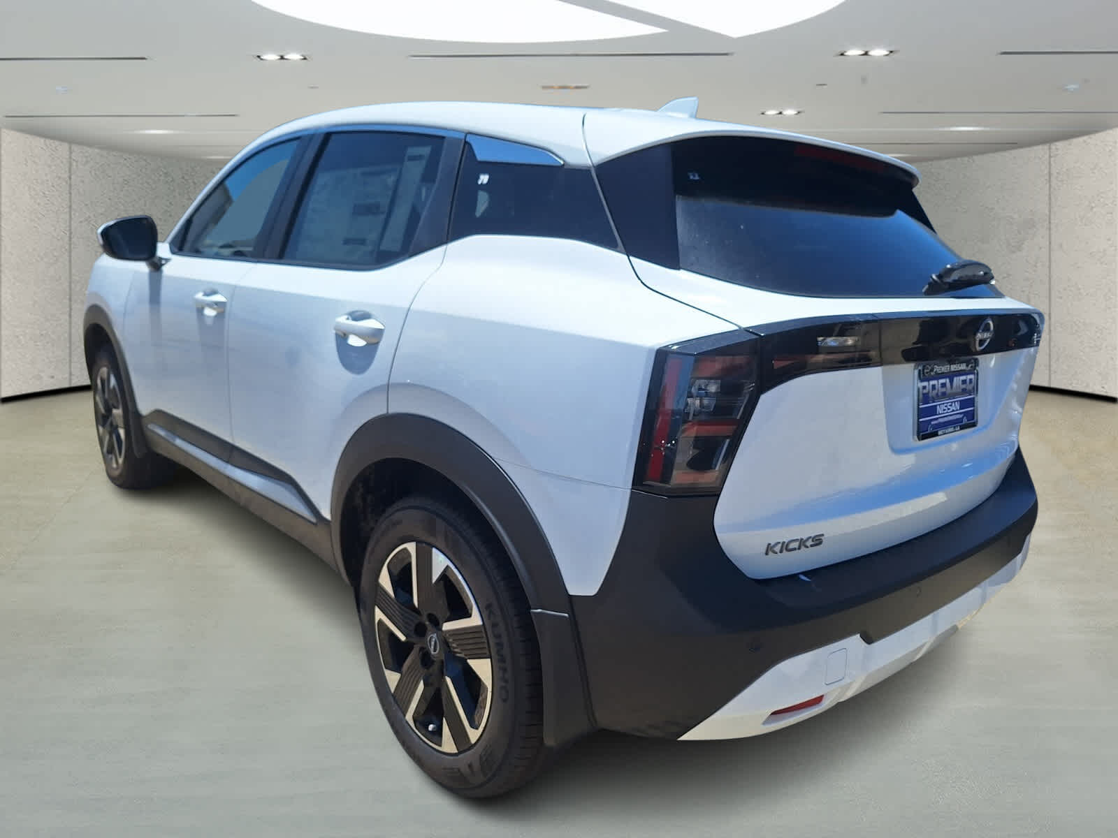 2025 Nissan Kicks SV photo 3