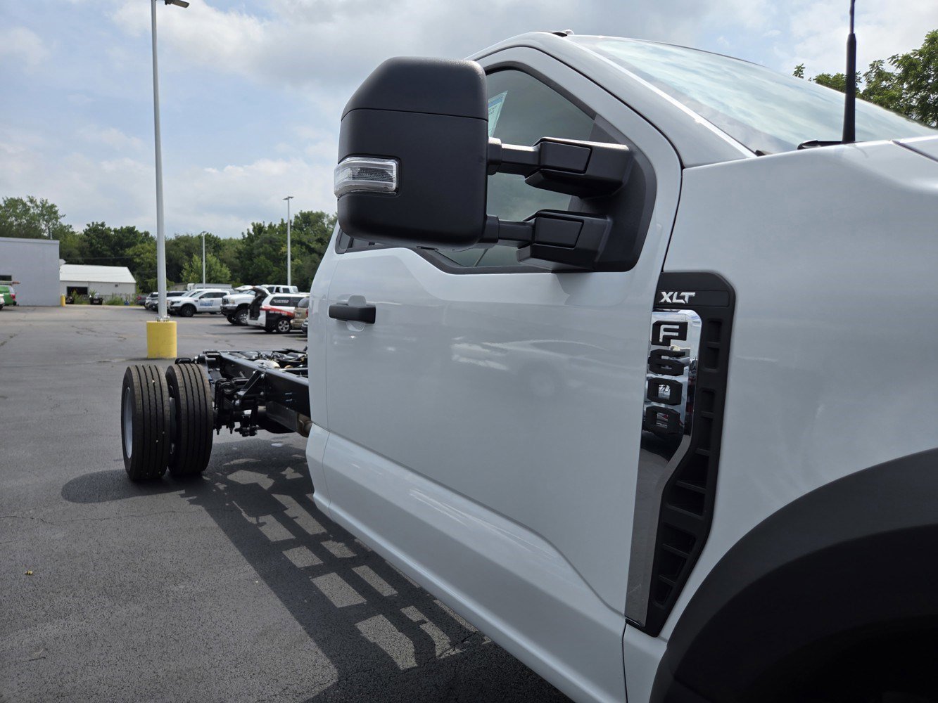 2025 Ford F-600 photo 21