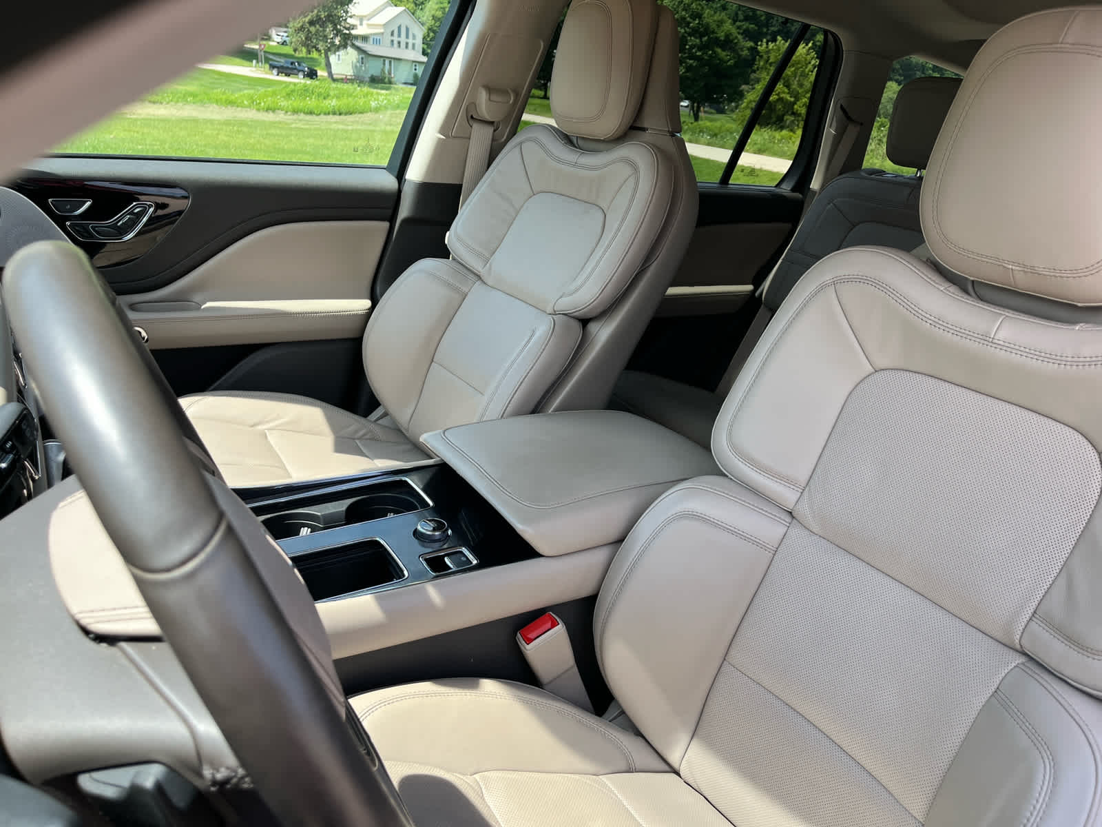 2022 Lincoln Aviator Reserve photo 27
