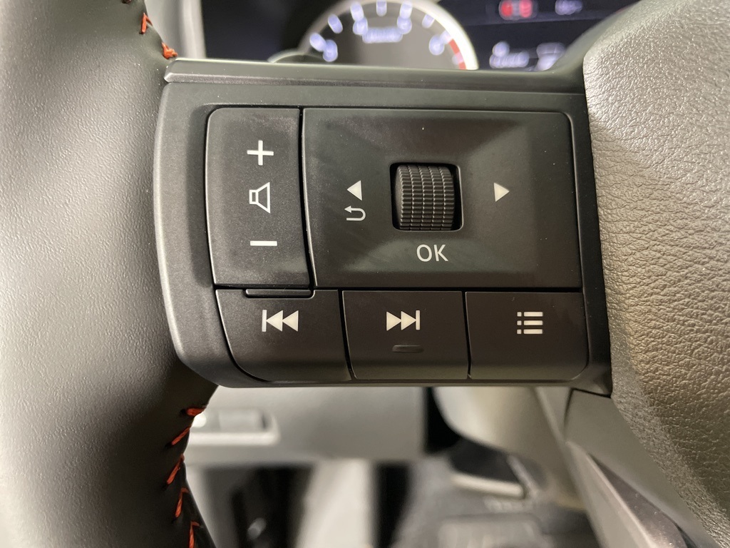 2026 Nissan Rogue SV photo 18
