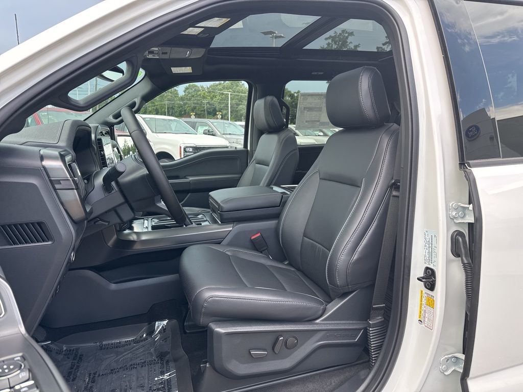 2025 Ford F-150 Lariat photo 9