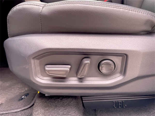 2025 Toyota Sequoia photo 5