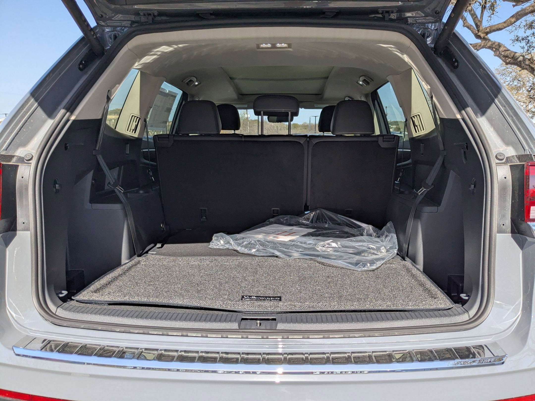 New 2025 PURE GRAY Volkswagen 2.0T SEL image 18