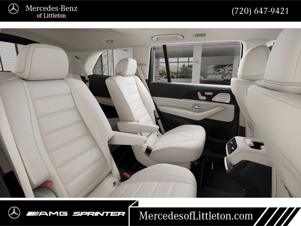 2026 Mercedes Benz GLS 450 4MATIC photo 5