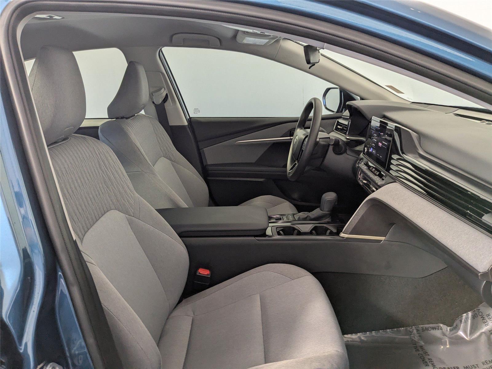 2025 Toyota Camry LE photo 3