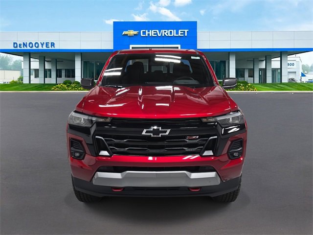 2025 Chevrolet Colorado Z71 photo 2