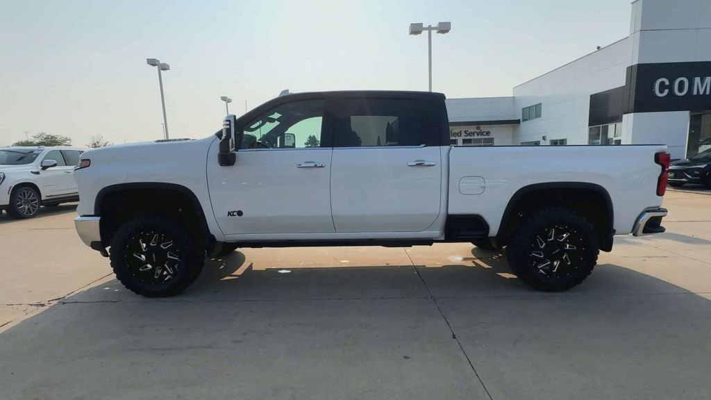 2024 Chevrolet Silverado 2500HD LTZ photo 4