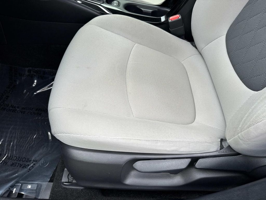 2022 Toyota Corolla LE photo 22