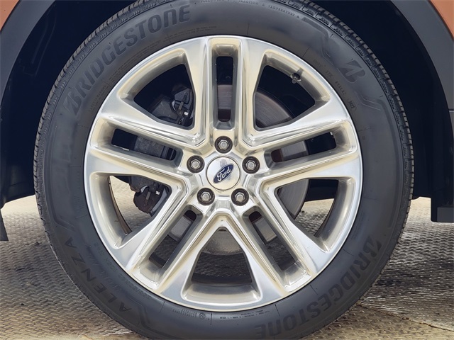 2017 Ford Explorer XLT photo 10