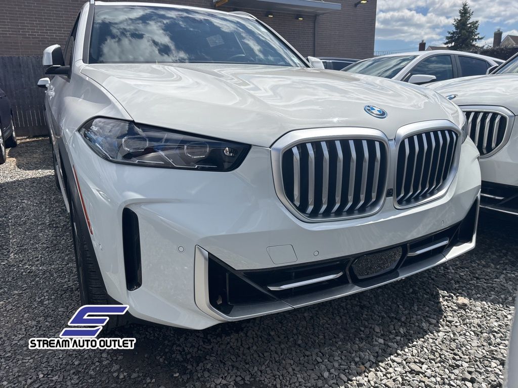 2025 Bmw X5 xDrive50e photo 2