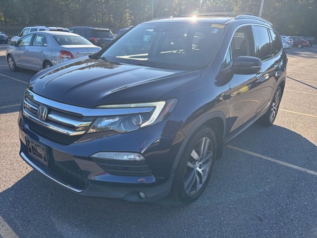 2016 Honda Pilot Elite photo 2