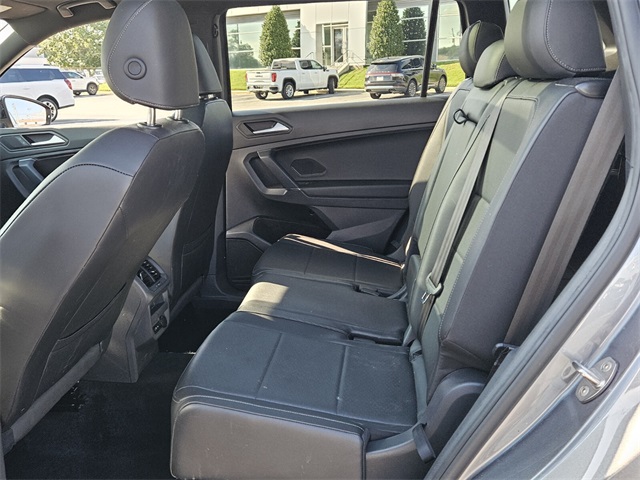 2020 Volkswagen Tiguan SE R-Line Black photo 12