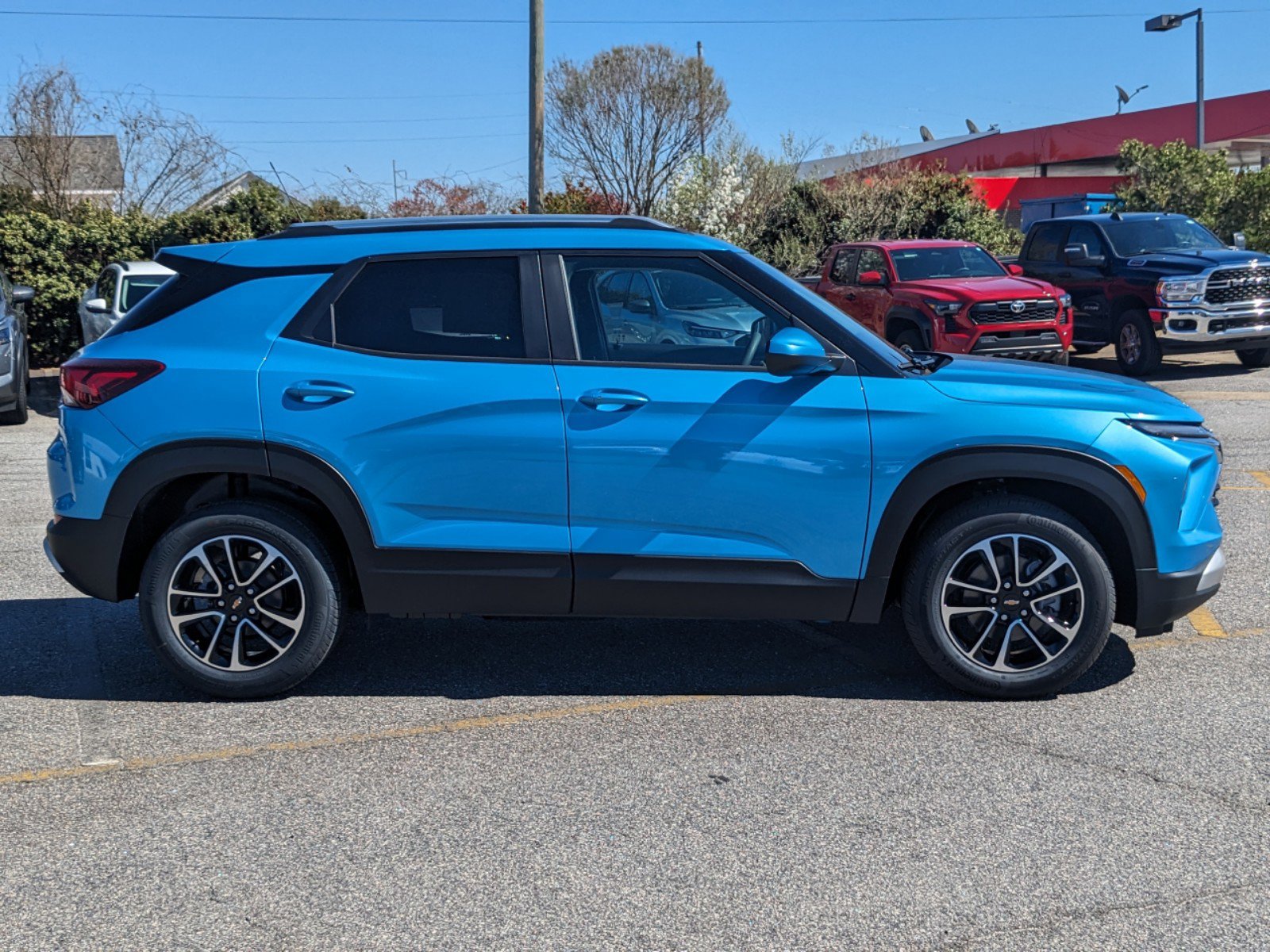 2025 Chevrolet Trailblazer LT photo 3