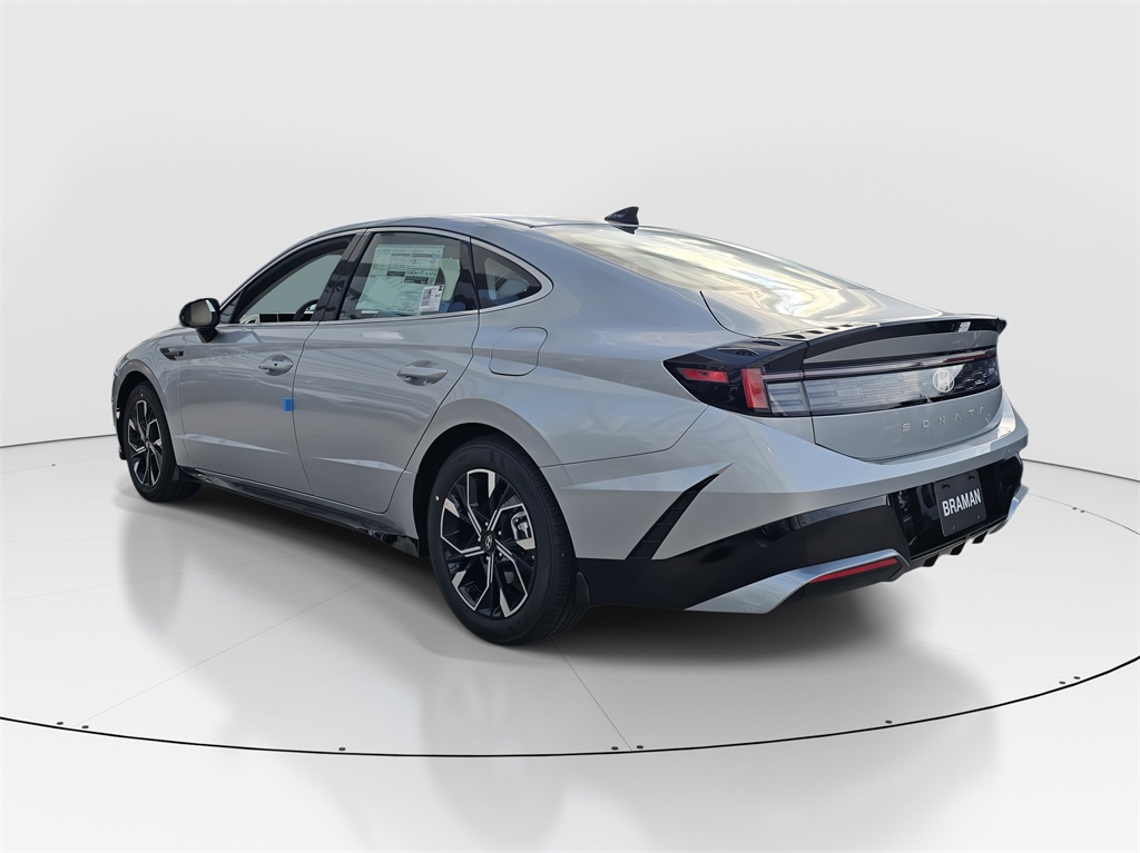 2025 Hyundai Sonata SEL photo 4