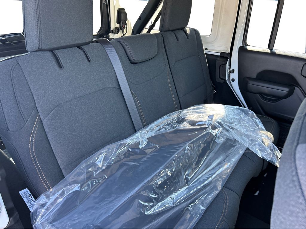 2025 Jeep Wrangler Sport RHD photo 15